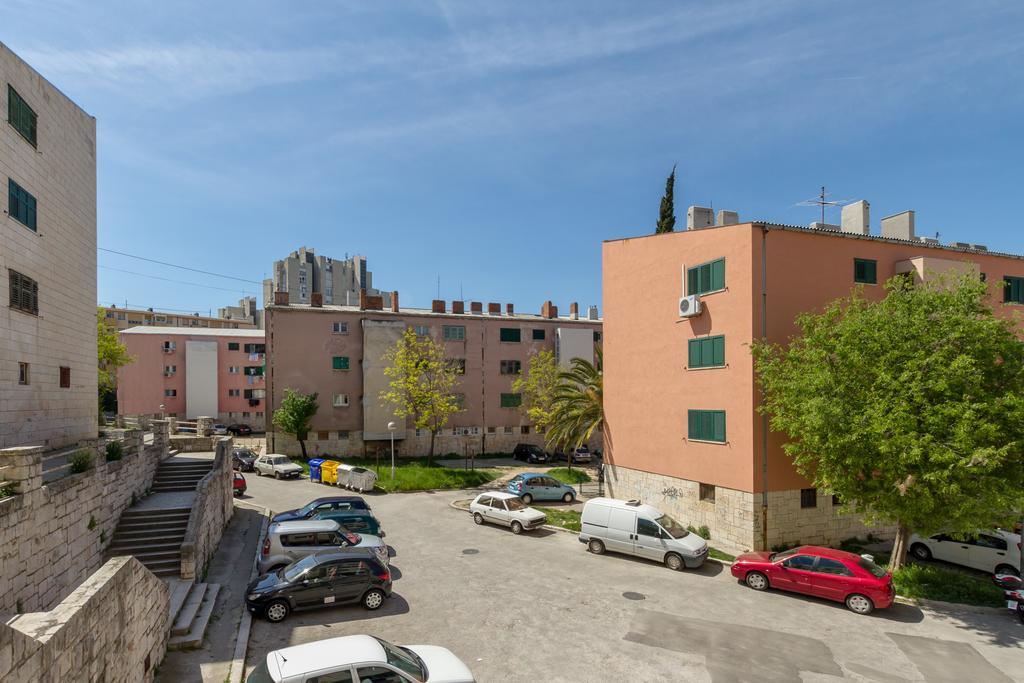 Sunny Apartment Split Værelse billede